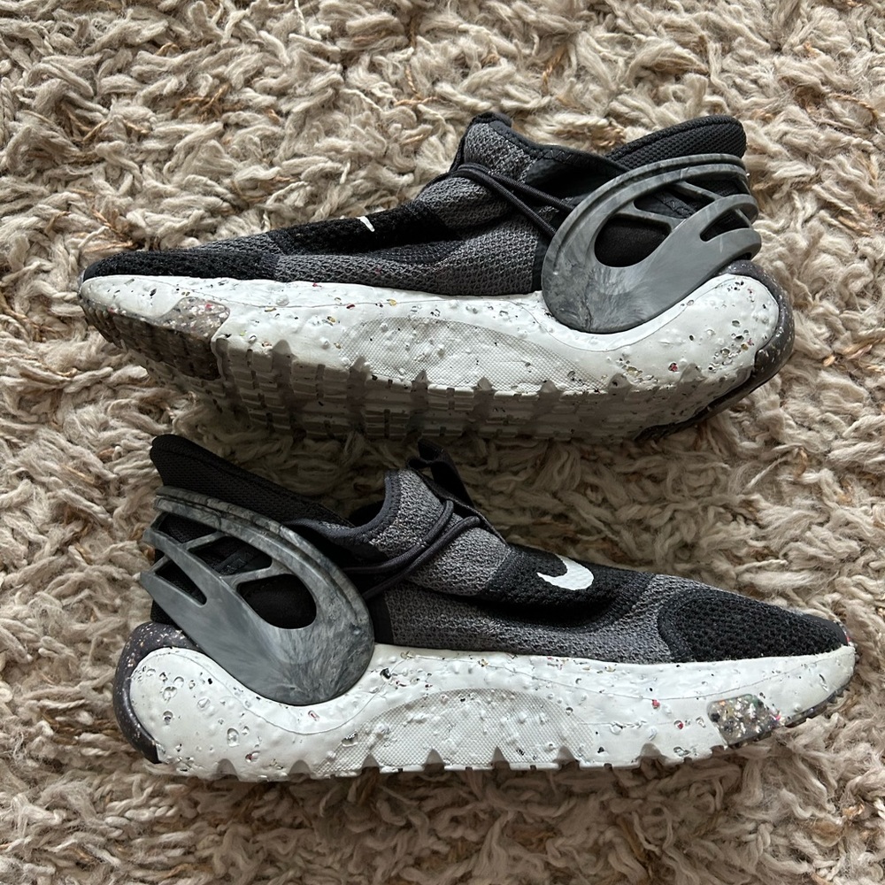 Nike FlyEase sneakers men’s size 7.5.